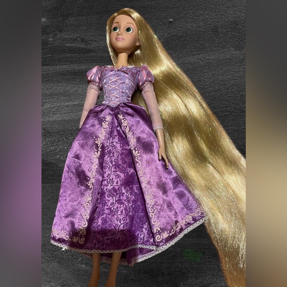17” RAPUNZEL SINGING DOLL - Picture 2 of 3